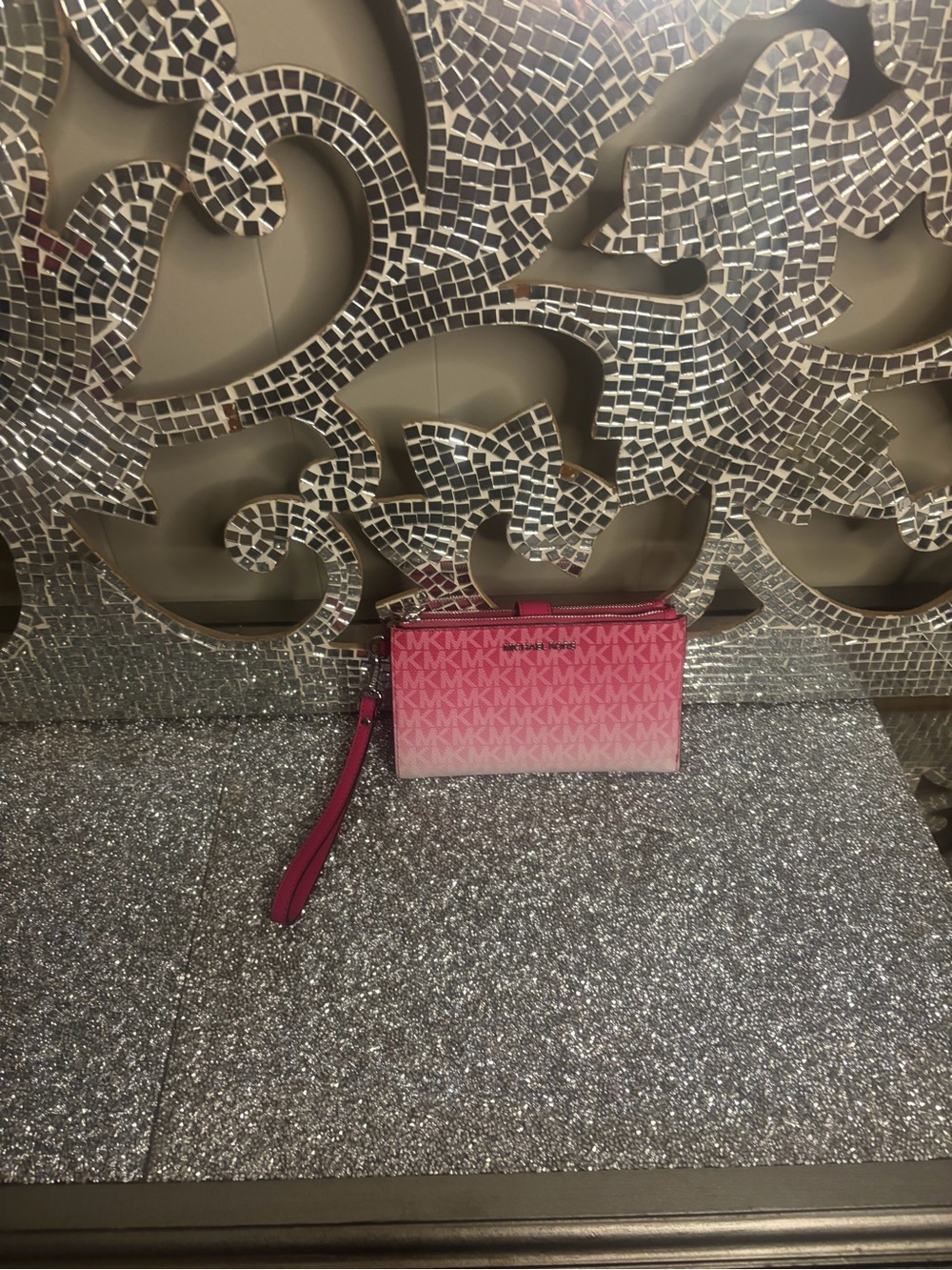 ⭐️Michael Kors Pink Gradient Wristlet NWT
